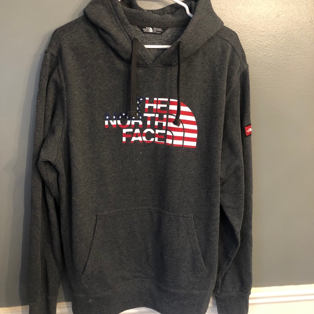 Men’s The North Face hooded sweatshirt